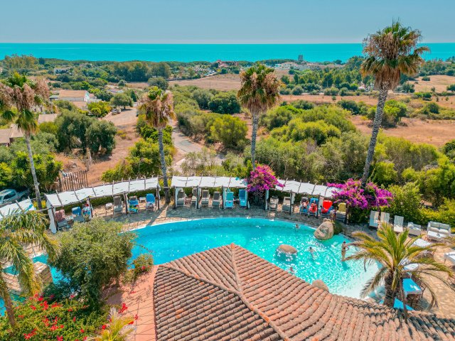 Galanias Hotel & Retreat