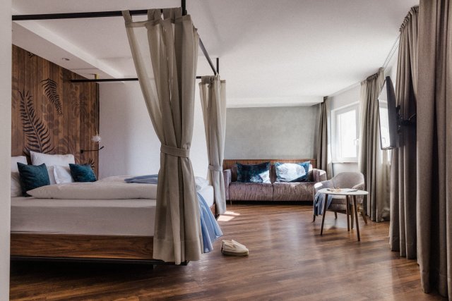 Paradies Suite (1/3)