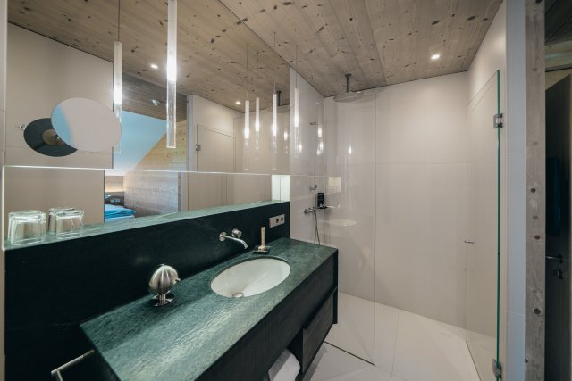 Suite Superior (1/3)