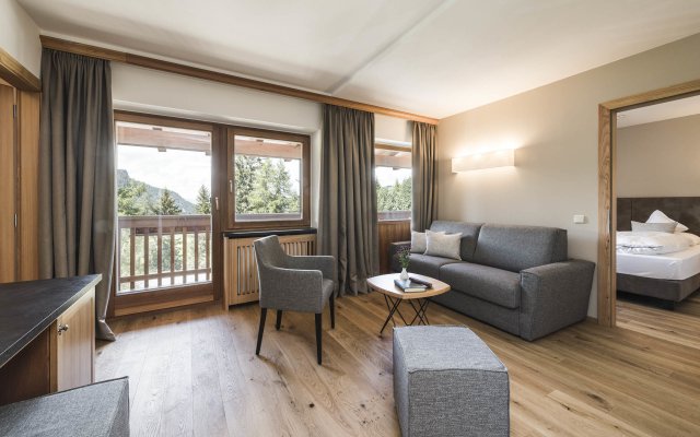 Mountain Suite (1/3)