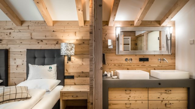Chalet Re (1/3)