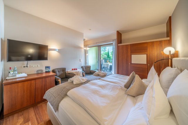Doppelzimmer West (1/3)