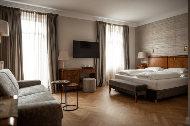 Junior Suite (1/3)