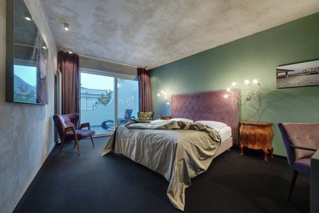 Category Prestige mit privatem Whirlpool (1/3)