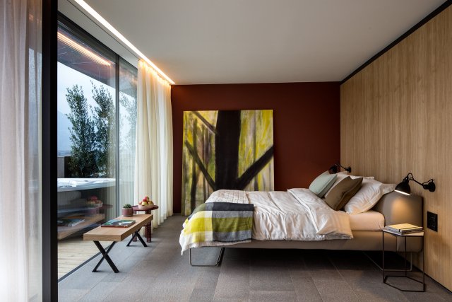 Moroso Penthouse (1/3)