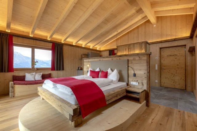 Romantic Chalet (1/3)