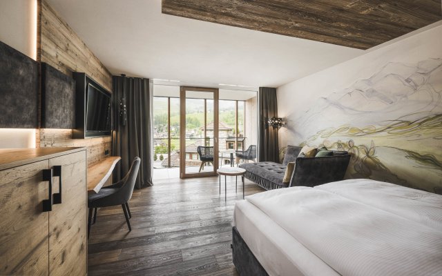 Dolomites Lodge (1/3)