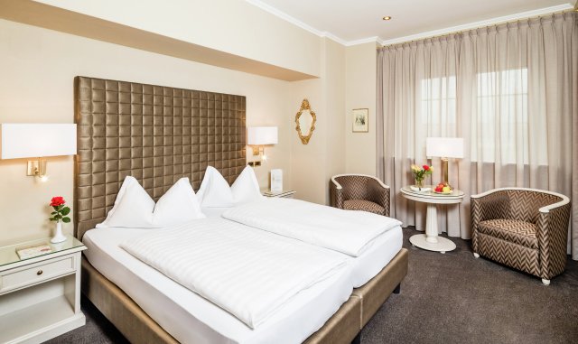 Doppelzimmer Aussicht Berge (1/3)