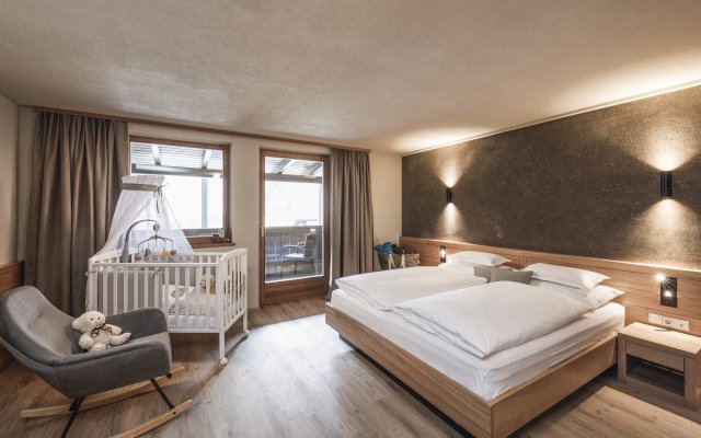 Smart Baby Room Plus (1/2)
