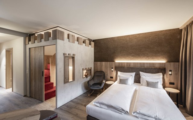 Castle Room (1/2)