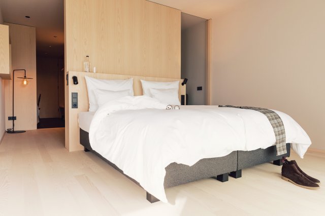 Living Suite (1/3)
