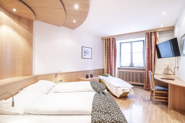 Dreibettzimmer "JOGGL" Standard (1/2)