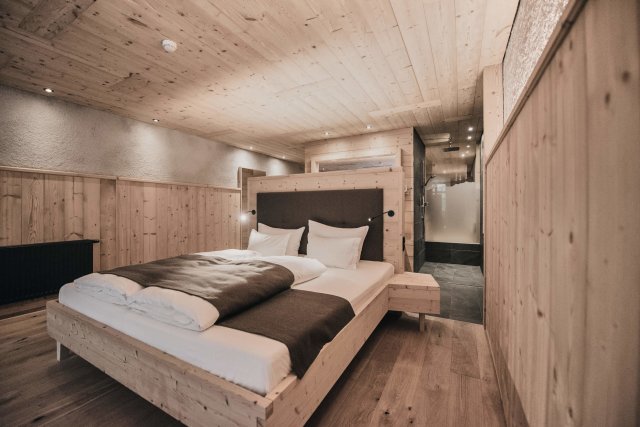Superior Lodge (1/3)