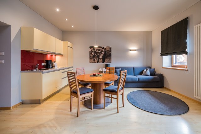 Apartment mit Balkon (1/3)