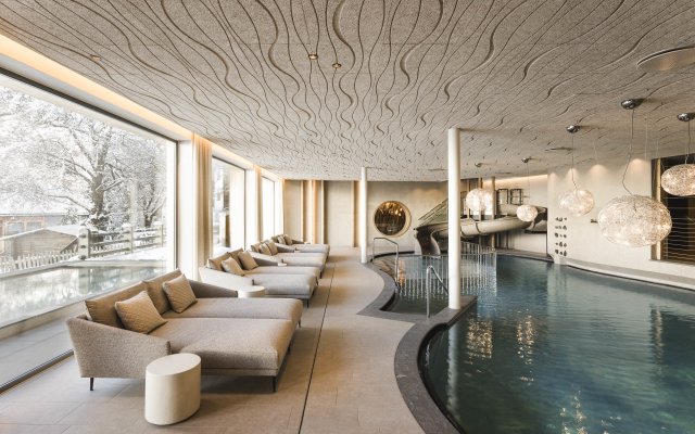 Excelsior Dolomites Life Resort (1/6)