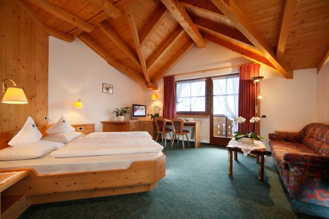 Doppelzimmer Enzian (1/3)