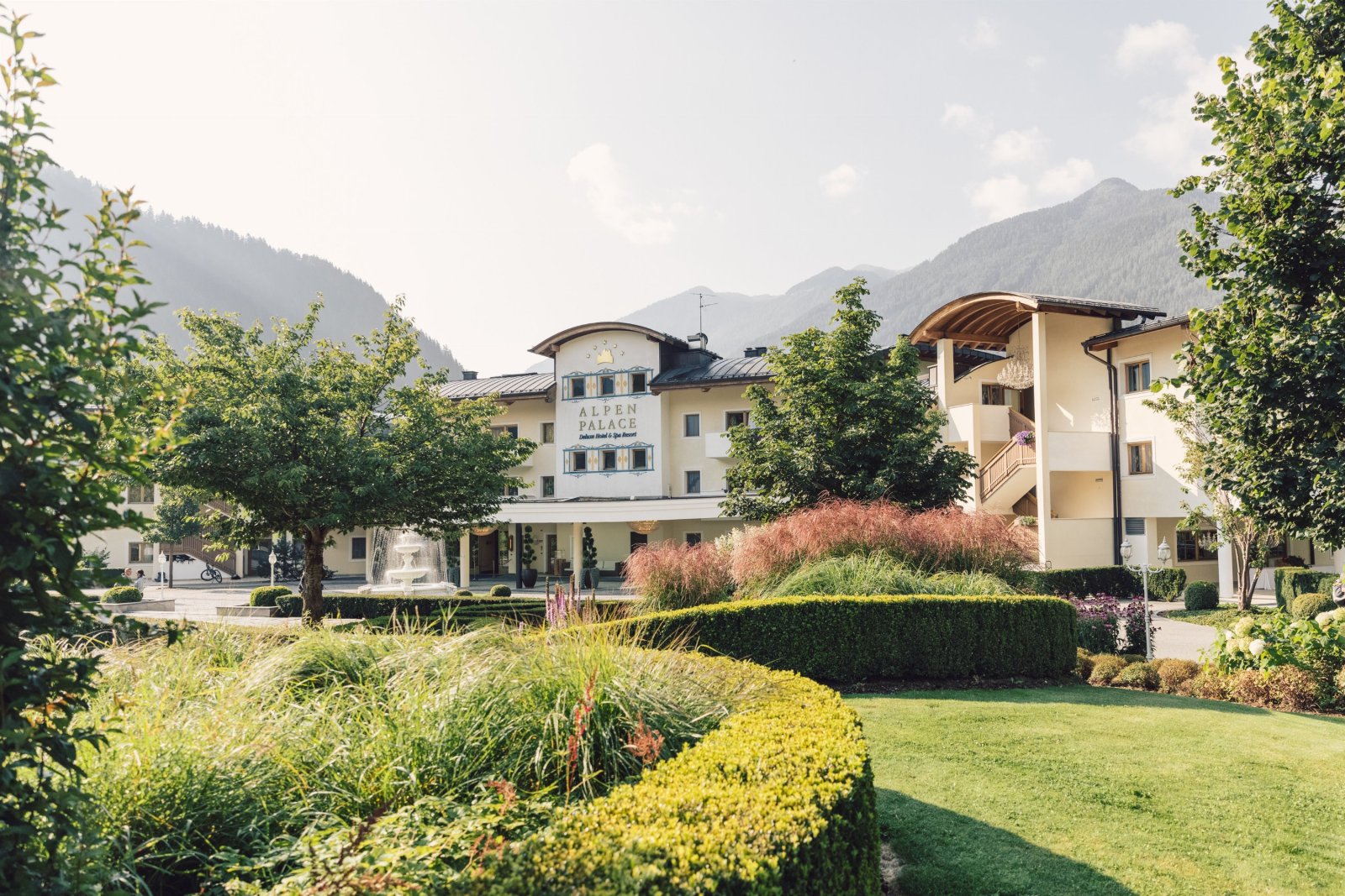 Alpenpalace Luxury Hideaway & Spa Retreat 