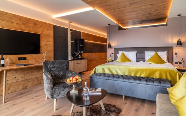 Mountain Romantic Suite (1/3)